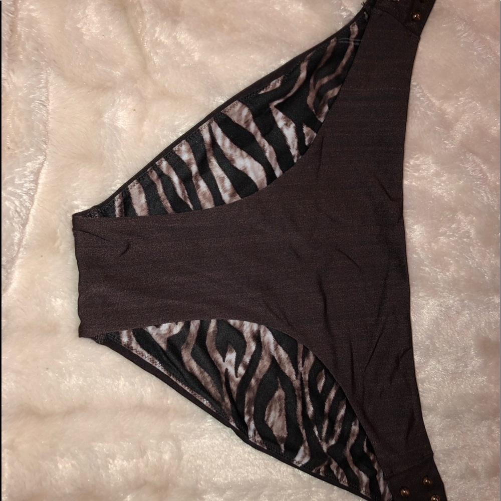 Bikini Set - Picture 3 of 4